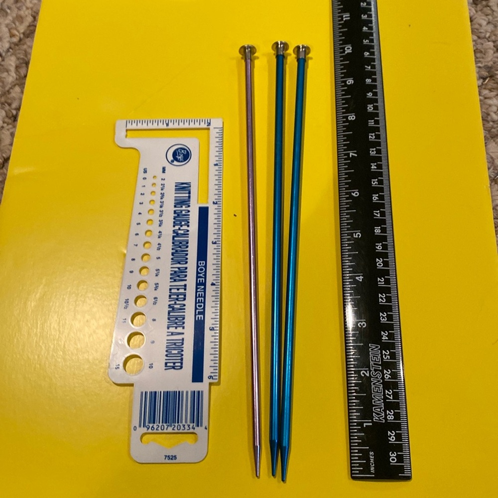 Boye Set of 3, Aluminum 10” Knitting Needles with Boye Knitting Gauge